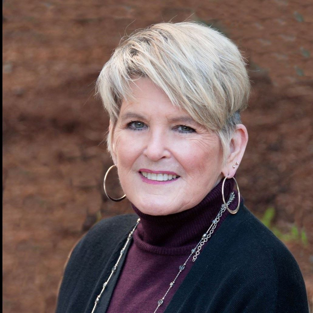 Kari McVeigh headshot