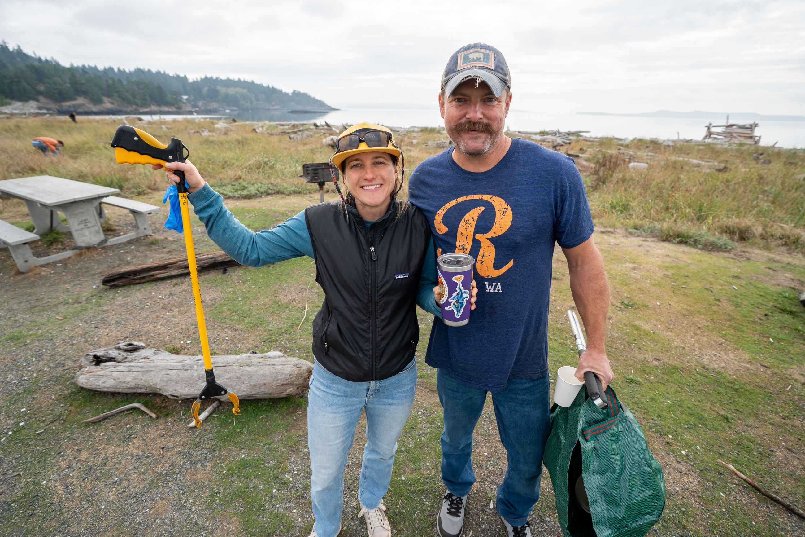 Fall 2025 GICU Participants at Jacksons Beach on San Juan Island